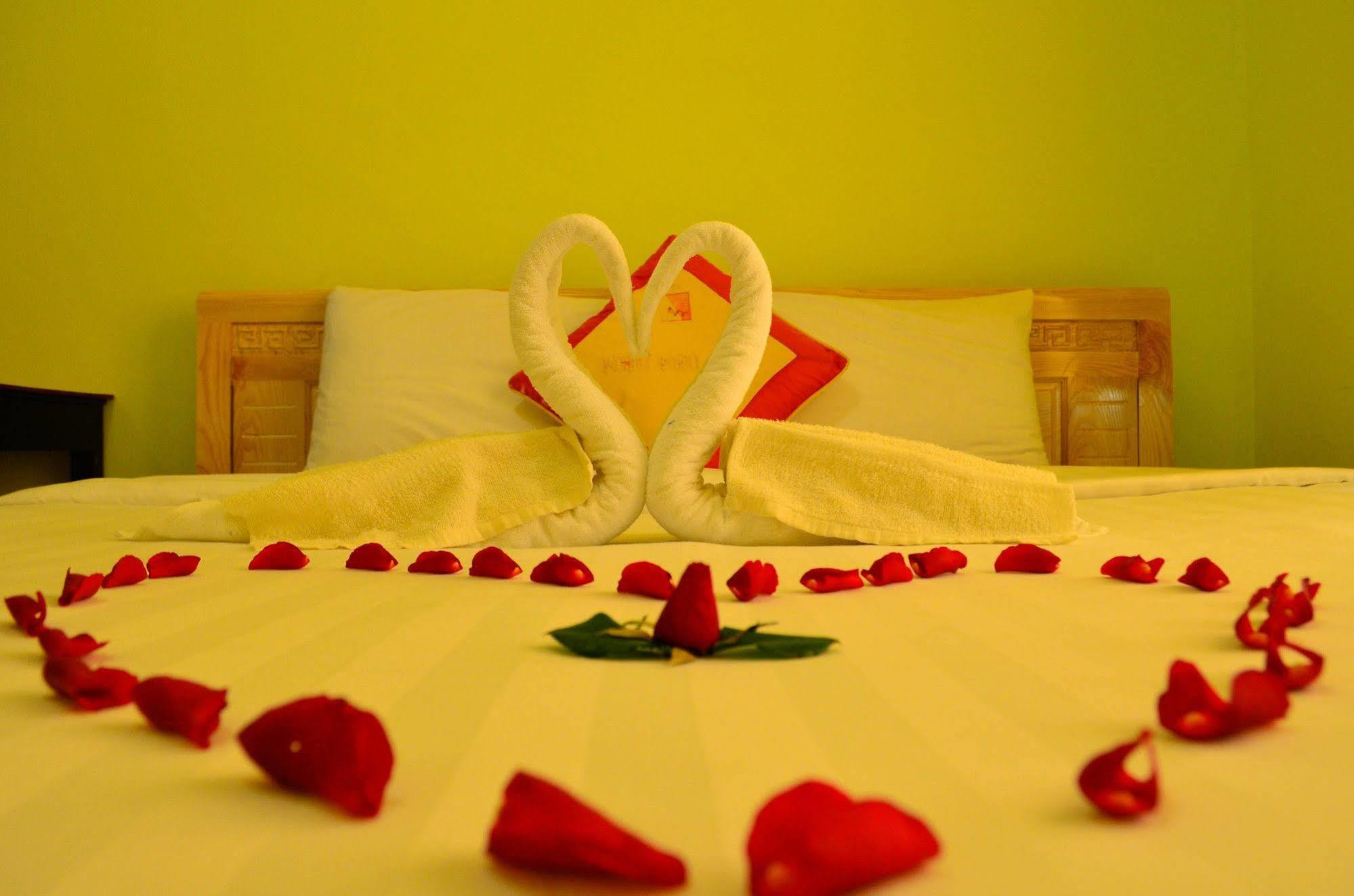 Nhu Phu Hotel Hue Zewnętrze zdjęcie